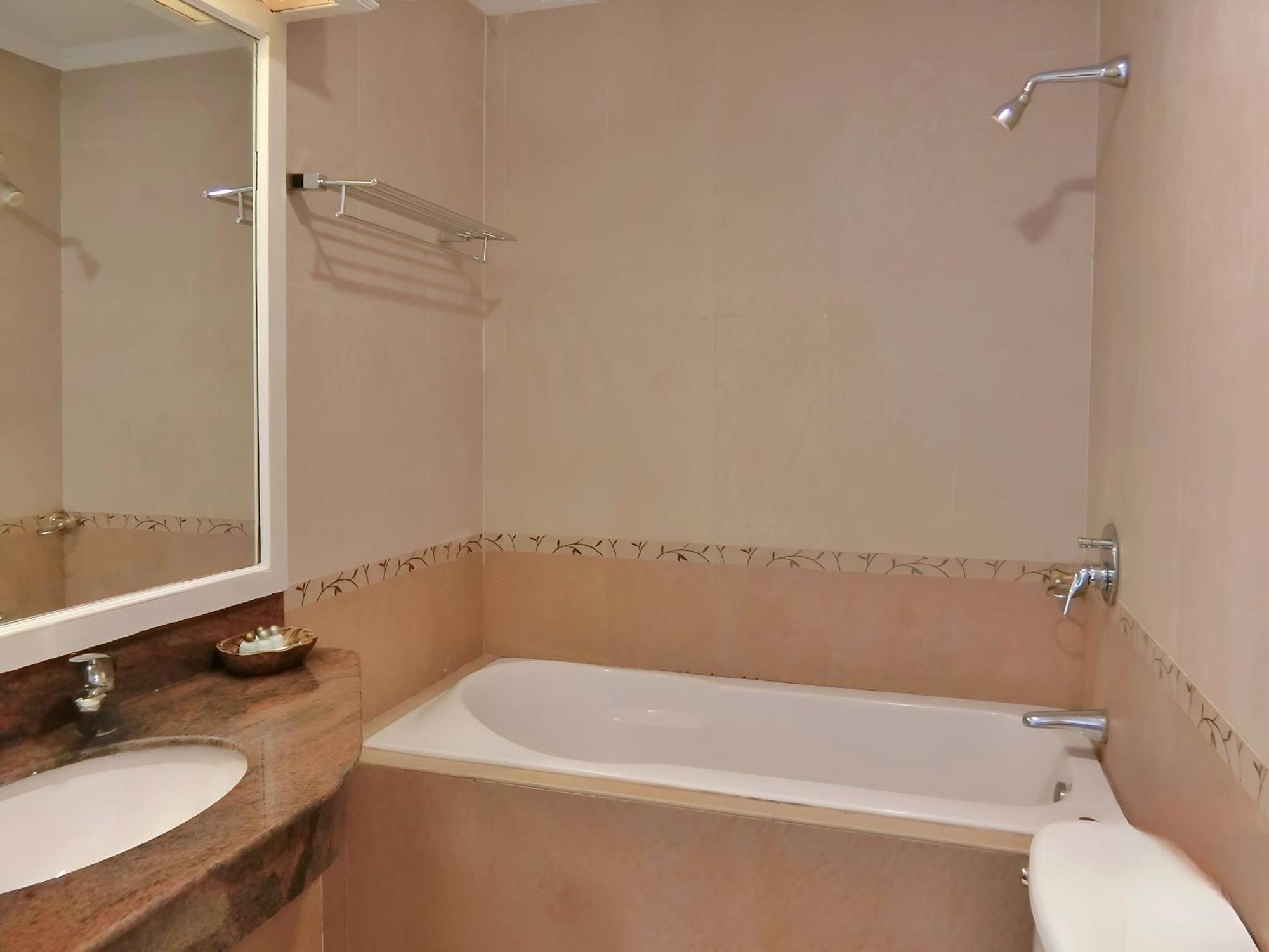 Sira Boutique Residence - Newly Renovated Patong Dış mekan fotoğraf